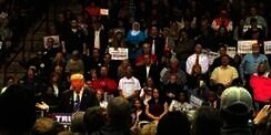 Detik-detik Muslimah Berhijab Diusir dari Kampanye Trump