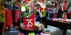 Serunya Belanja di Factory Hijab Bandung