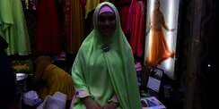 Rancang Busana Bridal, Oki Setiana Sampai Panggil Guru Private