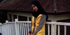 #HOTD: Lebih Sibuk di Luar Ruangan? Intip Gaya Hijab Lenny N