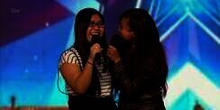 Duet `Ana and Fia` dari Indonesia Pukau Simon Cowell