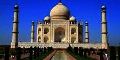 Misteri Dinding Taj Mahal Berubah Hijau, Ternyata...