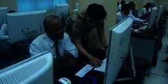 Pegawai Negeri Dilarang Pakai Internet