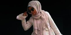 Shea Rasol: Tips Terlihat Feminin dengan Celana Denim