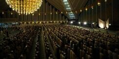 Sholat Tarawih Berjamaah Tapi Witir Sendiri, Ini Pesan Rasul