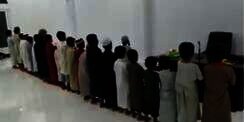 Bocah 10 Tahun Jadi Imam Tarawih, Masya Allah... 