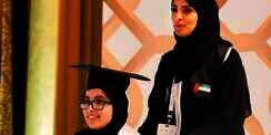 Ibu dan Anak Ini Lulus SMA Bersamaan