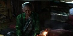 Penderitaan Nenek Siti, Habiskan Masa Tua di Kandang Ayam