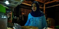 Anak Bupati Tak Malu Buka Usaha Angkringan