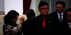 Menteri Susi Acungkan Kepalan Tangan kepada Ahok, Ada Apa?