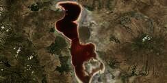 Danau Darah Muncul di Iran, Penyebabnya Bikin Kaget