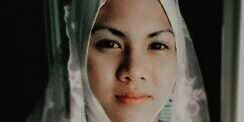 Sudah Ceria, Wajah Keibuan Istri Aming Makin Terlihat?