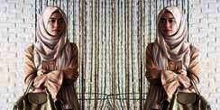 Tiru Gaya Hijaber Ini Padukan Warna Creamy