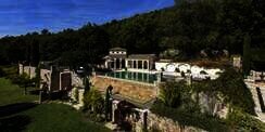 Rela Rugi Rp 65 M, David Beckham Jual Rumah Berhantu?
