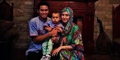 Istri Tontowi Ahmad Cantik Berhijab, Netizen: Bidadari...