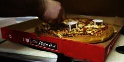 Heboh Pizza Hut Pakai Bahan Kedaluarsa, Ini Kata Perusahaan