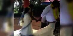 Momen Memalukan Sarung Pengantin Pria Melorot Saat Pernikahan