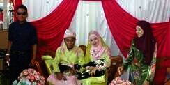 Pengantin Pilih Bersanding dengan Kambing