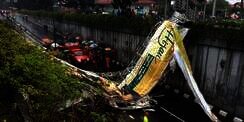 2 Orang Tewas Akibat Ambruknya JPO Pasar Minggu