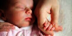 Bayi Susah Tidur? Terapkan Cara Ini