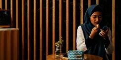 Riasan Wajah & Tatanan Hijab Vlogger jadi Referensi Netizen