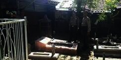 Kisah Polisi Rembang 12 Tahun Tinggal di Kuburan