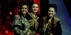 Tak Gabung Ayu Ting Ting & Zaskia Gotik, Ada Apa dengan Jupe?