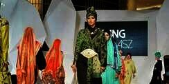 Pesona `Urang Rantau` Itang Yunasz