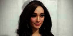 Foto Zaskia Gotik Bikin Heboh Jagat Maya