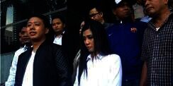 Suami Rey Utami Gelar Sayembara Rp50 Juta Cari Penebar Fitnah