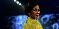Terkuak! Ini Alasan Luna Maya Unfollow Ayu Ting Ting