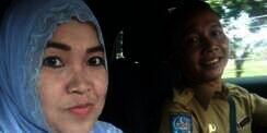 Nimbrung Arisan Ibu-ibu, Ayah Ayu Ting Ting Bikin Gagal Fokus