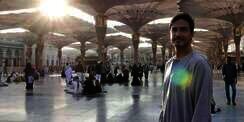 Masya Allah... Hamish Daud Ajak Raisa Umroh Bikin Baper
