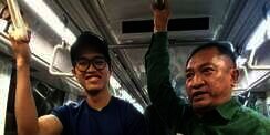 Kaesang Bikin Heboh Penumpang MRT Singapura