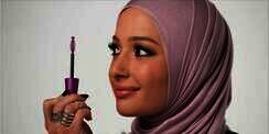 Jadi Duta Makeup di Amerika, Ini Kesan Si Hijaber Cantik