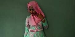 #HOTD: Kebaya 'Girly' Andalan Herda Dewi Ningrum