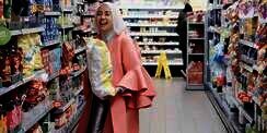 #HOTD: Coba Pakai Celana Glossy Seperti Qonita Al Jundiah