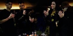Buang Wajah Dhani di Foto, Maia Estianty: Maaf Ya...