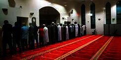Kisah Kiai Ajak Gembong Preman Sholat Jumat