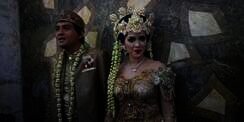 Kisah di Balik Nikah Siri Lucky Hakim dan Tiara Dewi