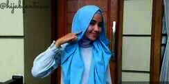 Cuma 10 Detik! Tutorial Hijab Cantik untuk Kondangan