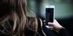 Ini Alasan Kenapa Makin Banyak Orang Gemar Selfie Tanpa Busana