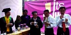 Kisah Sukses Wisudawan UNNES Raup Omzet Rp1 M dari Bisnis Susu
