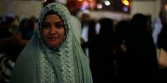 Pulang Umroh, Revalina S Temat Anggun Berhijab