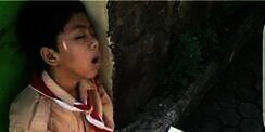Kisah Haru Abil, Bocah SD yang Jualan Sampai Ketiduran