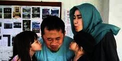 Cerita di Balik Kepergian Hanung Saat Zaskia Melahirkan