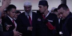 Aksi Mengagumkan Aktor Mario Irwinsyah Kawal Zakir Naik