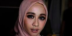 Gaya Stylish Laudya Cynthia Bella yang Bikin Adem 