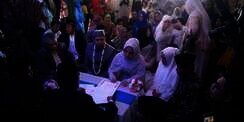 Nikahi Muzdalifah, Mempelai Pria Salah Ucap Ijab Kabul