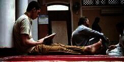 Para Profesor Peluk Islam